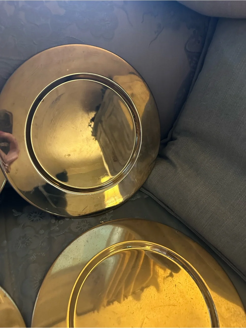 Set of 4 brass Round Charger Plates, Shiny Finish, Solid Pattern 11.5